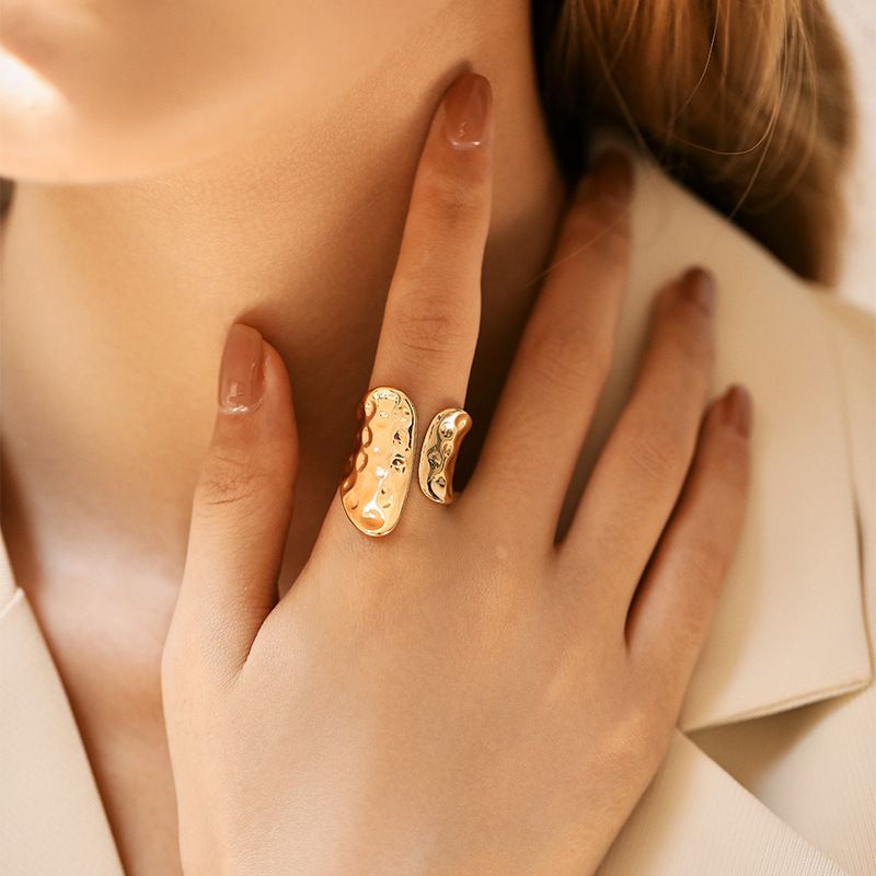 Anello di alta qualità in vero oro K placcato in ottone con design a farfalla e personalità, zircone, design squisito a goccia d'acqua_voghion.com