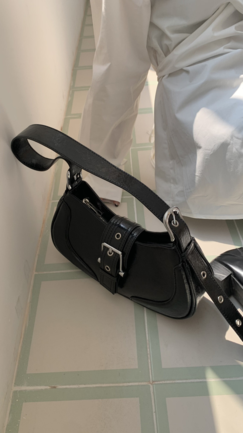 Lo stesso blogger coreano di Instagram per l'estate 2023 da donna nuova borsa sottobraccio per ragazza piccante, borsa a tracolla monospalla di nicchia_voghion.com