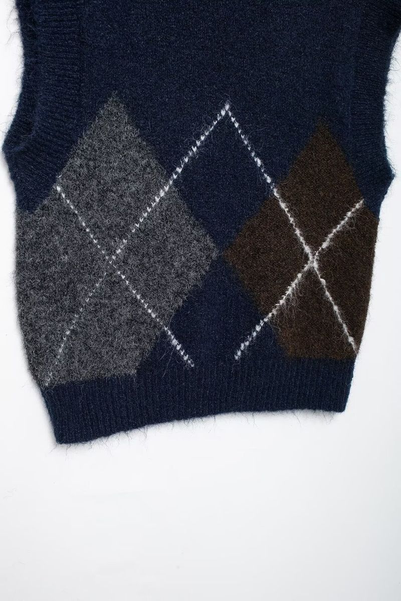 Women's 2024 Autumn/Winter New Diamond Pattern Sleeveless Round Neck Knitted Tank Top_voghion.com
