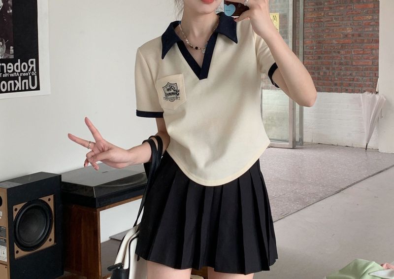 Ženska poletna majica s kontrastnimi rokavi in polo ovratnikom, ohlapna kroja, nišna in elegantna kratka majica_voghion.com