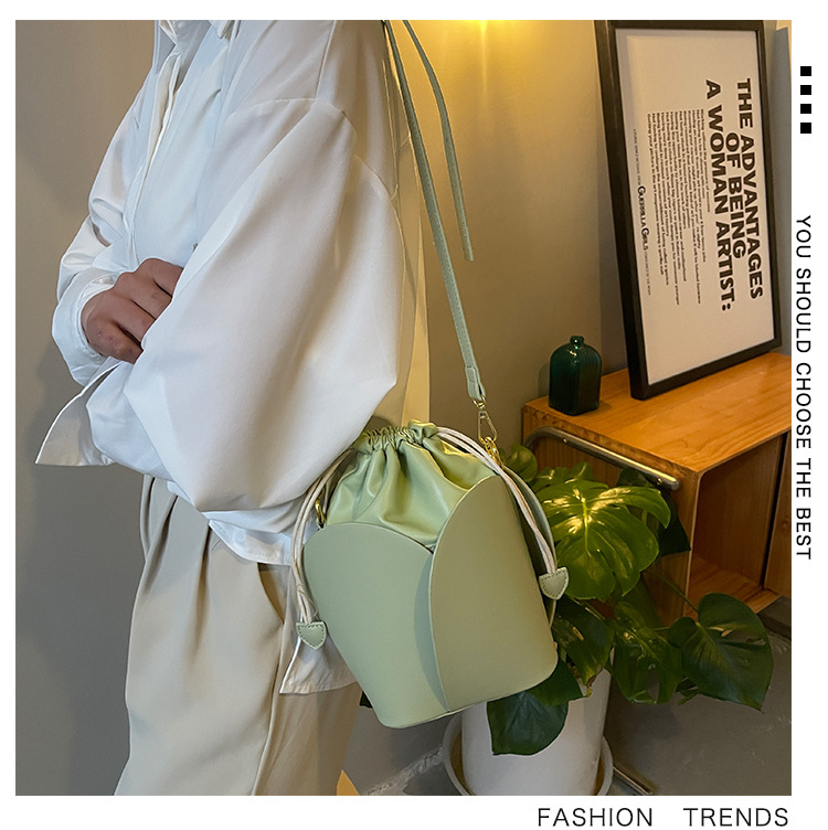 Women's 03 Summer Simple And Exquisite Drawstring Bucket Fashion Trend Petal One Shoulder Crossbody Bag_voghion.com