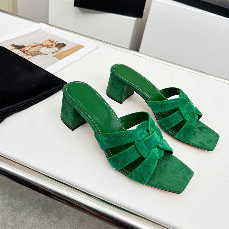 Sommer Große Größe Flache Quadratische Zehen Lässig Hohl Strand Hausschuhe Damen Slides Sandalen_voghion.com