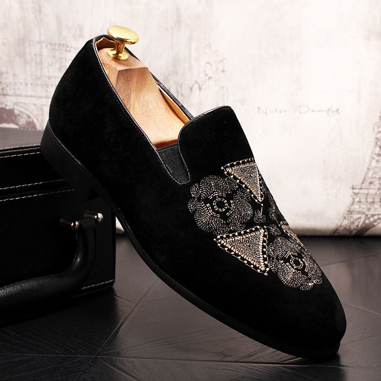 Neue Luxusmode für Männer mit spitzen Wildlederstickereien, Slip-On-Casual-Oxford-Schuhe für Hochzeit, Bräutigam, Fahren, Heimkehr, Geschäftsschuhe_voghion.com