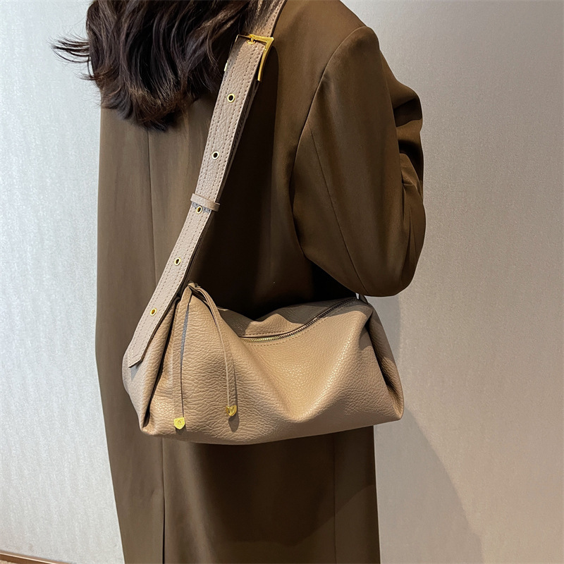 Hochwertige Textur für Damen, große Kapazität 2024 Neue Mode Nischendesign Umhängetasche, Frühling Sommer Kissentasche_voghion.com