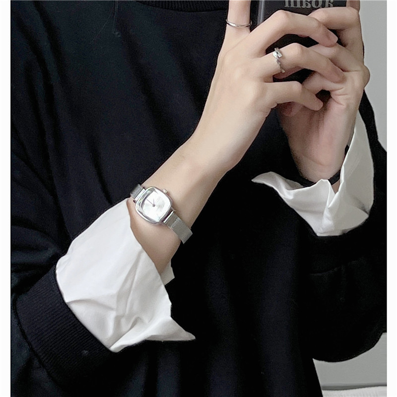 Ladies sense of luxury cool niche quartz watch. Women with a minimalist temperament and square small dial_voghion.com