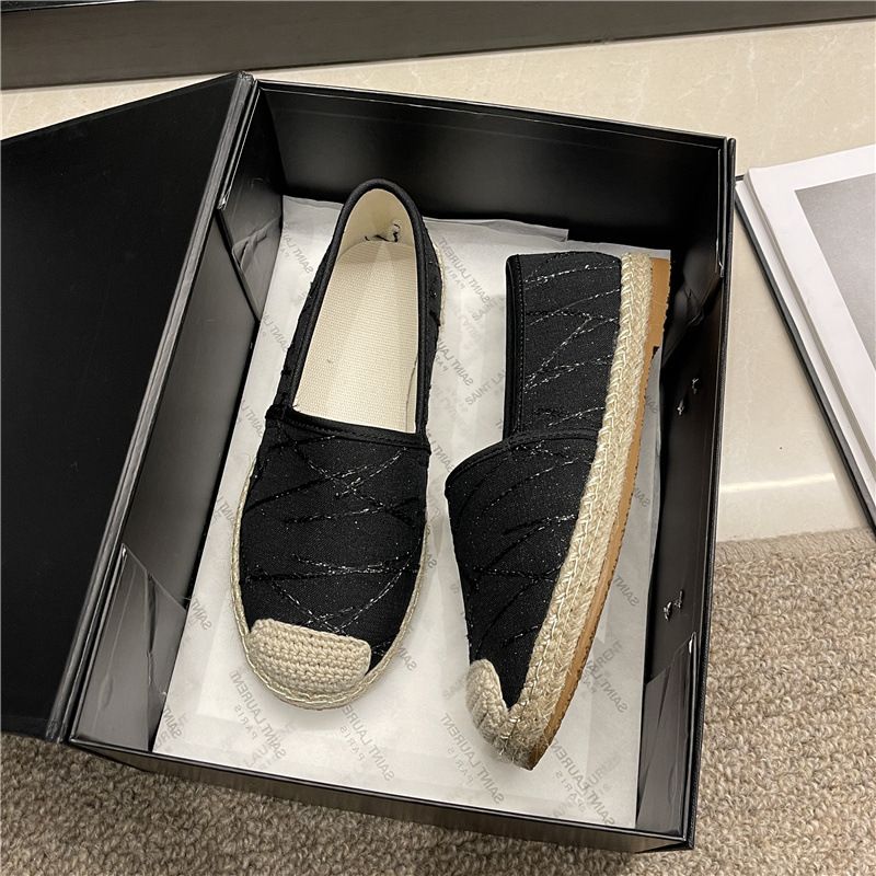 Xiaoxiangfengi kalamehe kingad naistele 2024. aasta uutele kevad- ja sügisrohuga kootud libisemisvastastele lameda põhjaga paksu tallaga kingadele_voghion.com