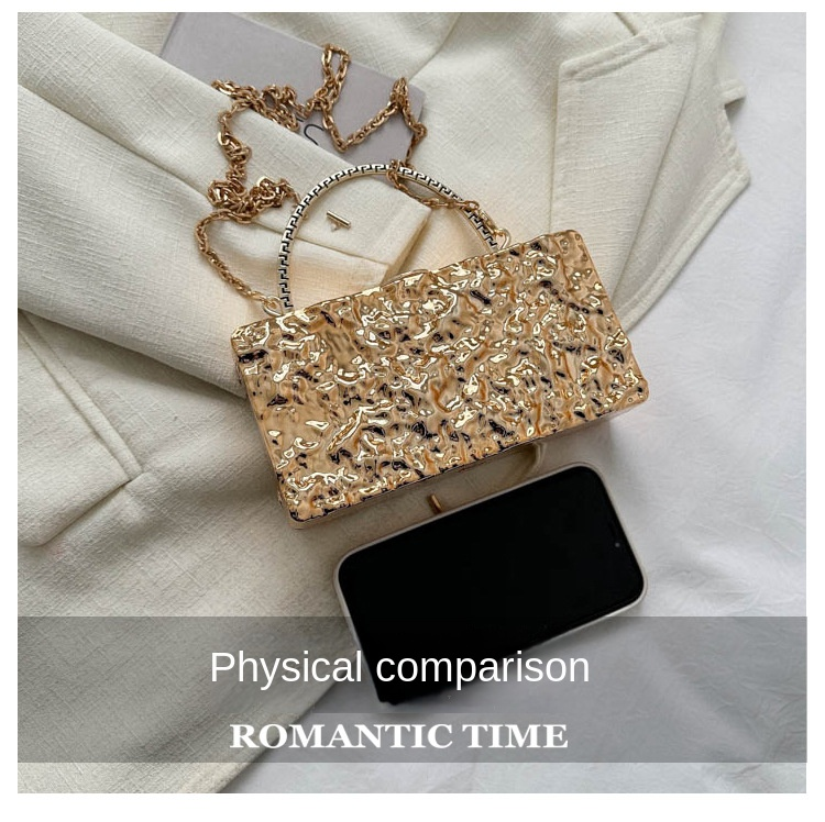 Neue europäische und amerikanische Mode-Damen-Acryl-Eis-Crack-Persönlichkeit, die eine Umhängetasche trägt_voghion.com