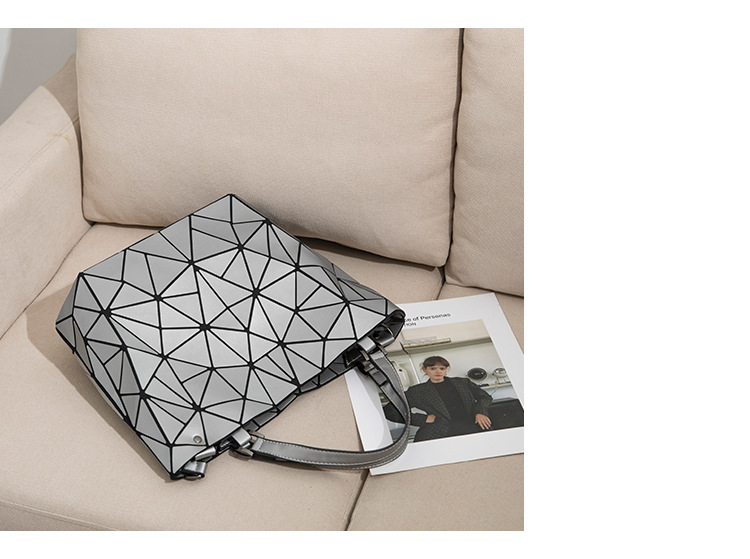 2023 Neue Mode Einfache Lingge Damentasche Trend Eine Schulter Handtasche Damen Gespleißte Geometrische Tragetasche_voghion.com