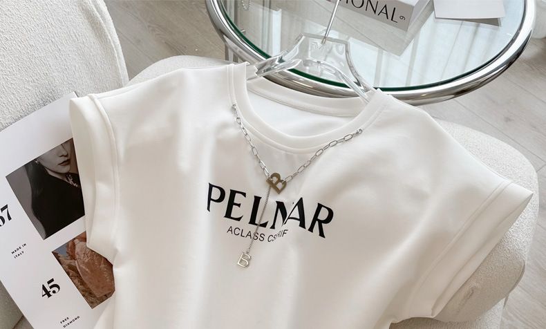 Ensemble de vêtements de sport décontractés pour femmes - Haut à manches courtes et short de course de style coréen (tenue d'été 2 pièces haut de gamme et polyvalente)_voghion.com