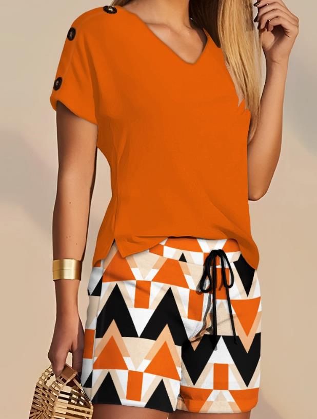 Ensemble deux pièces pour femme, haut à col en V confortable et décontracté, couleur unie, short à boutons décoratifs_voghion.com