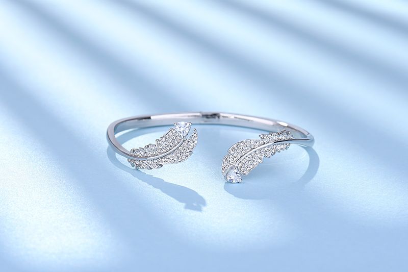 Mit Kristallelementen Federarmband für Frauen Volldiamant Licht Luxus Offenes Armband High-End-Feeling_voghion.com