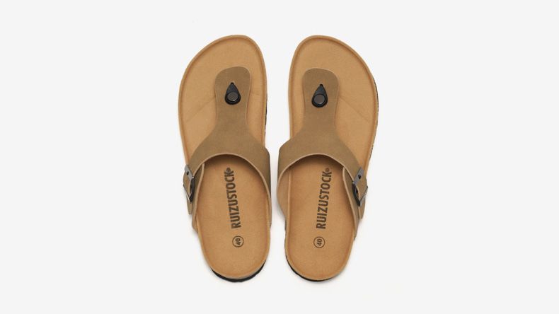 SHLIANG New Spring Summer Men's Soft Wood Slippers Fashion Flip Flops Beach Shoes Water Squeeze Cool Sandals Y0555_voghion.com