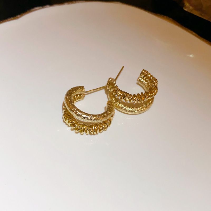 Silver Needle Set Diamond Flower Oval Pearl Metal Style Geometric Palace Fashion and Earrings for Women high-end_voghion.com