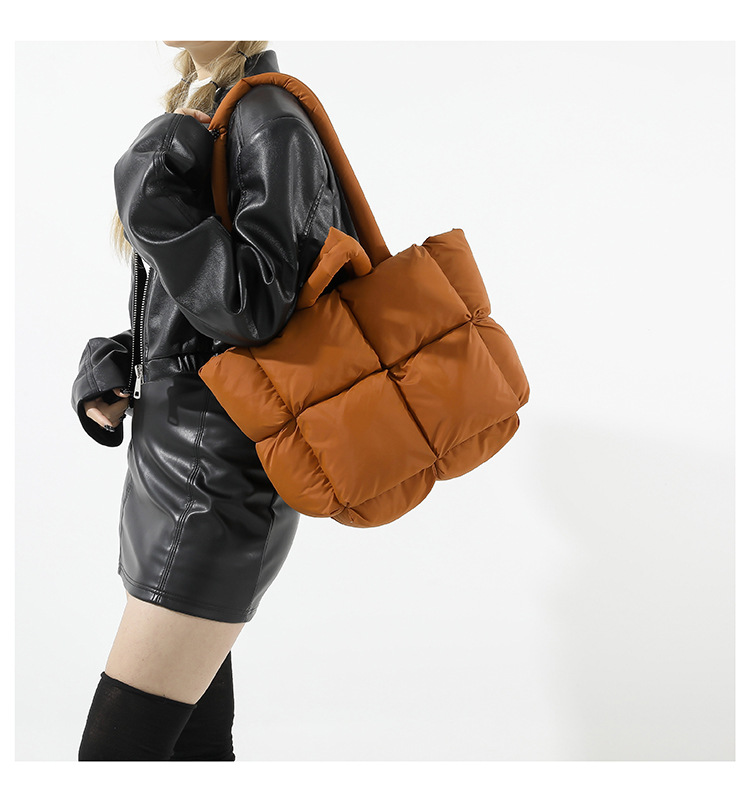 Damentaschen Neue Daunentasche, Baumwollkleidung, Damentasche, einfache mit Baumwolle gefüllte Weltraumtasche, Einkaufstasche, weiche karierte tragbare Umhängetasche_voghion.com