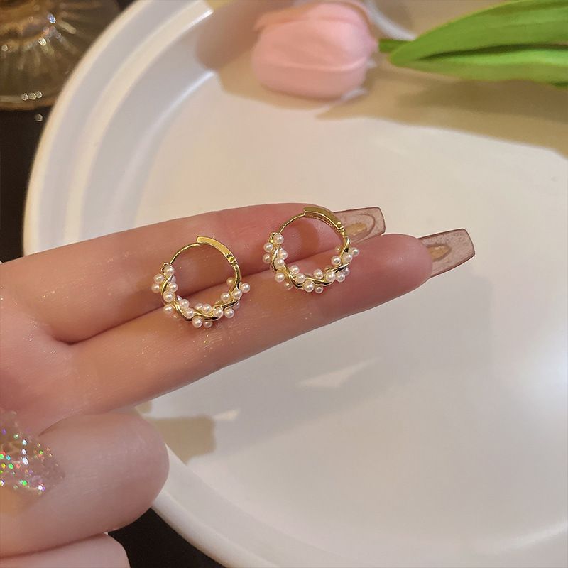 Women's earrings High-end light luxury temperament circle pearl earrings 2022 new trendy earrings women's earrings niche design earrings_voghion.com