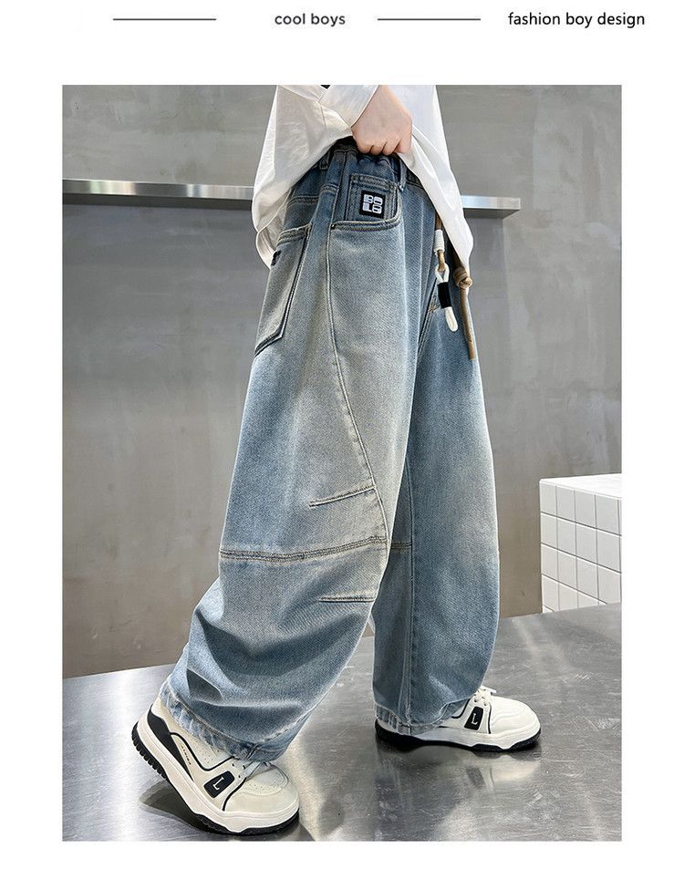 Jeans elasticizzati in denim per bambine con orlo grezzo di Mother & Kids - Comodi ed eleganti per bambine dai 3 agli 8 anni (120-170 cm) Jeans elasticizzati in denim per bambine con orlo grezzo_voghion.com