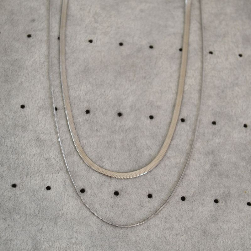 INS Japanese, Korean, Autumn And Winter Popular Simple Snake Bone Blade Double Layered Layered Strap Elegant Short_voghion.com