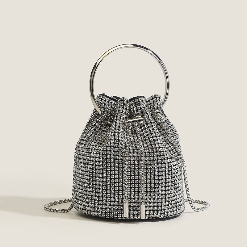 Borsa a tracolla con nappa e catena retrattile, nuova borsa a secchiello da donna del 2025_voghion.com