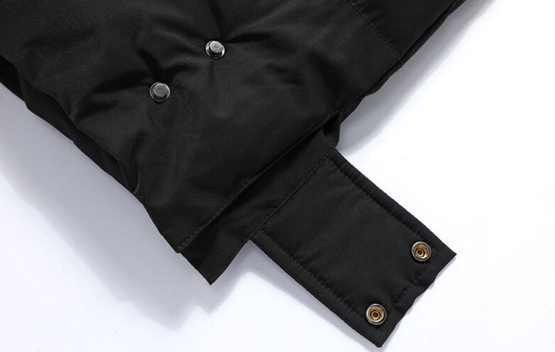 Herrenbekleidung Winter Neue runde Etikett Dicke Platte Gummidruck Daunenjacke Herren Lange koreanische Version Schlanke Kapuze Dicker Baumwollmantel_voghion.com