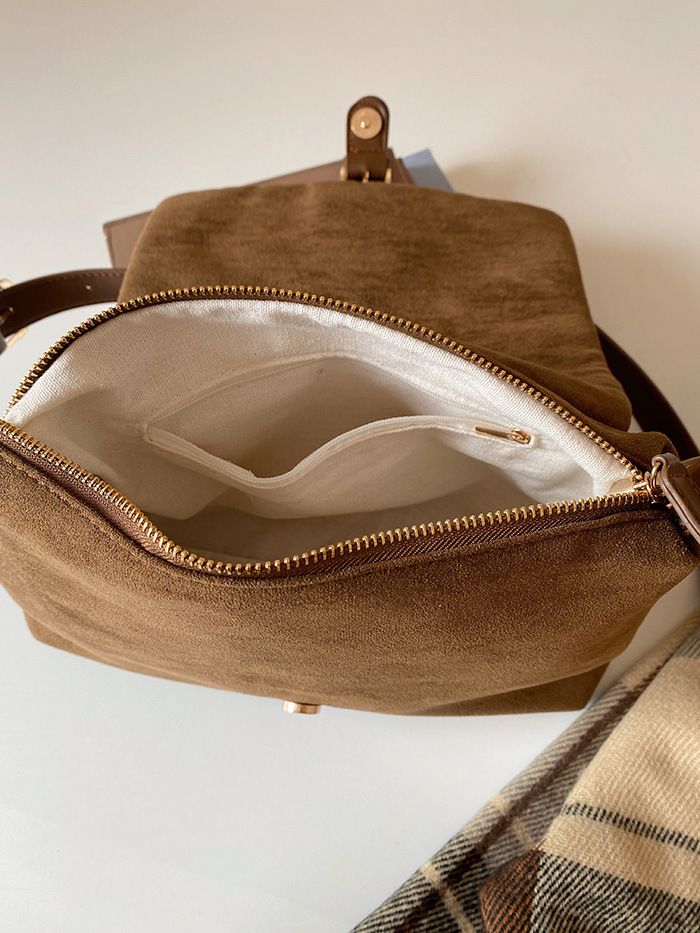 Korean Version Of Ms. 2025 New Temperament Suede Shoulder Square Crossbody Bag_voghion.com