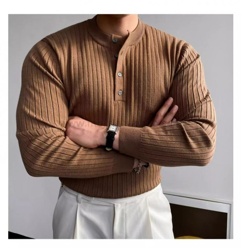 Maglione lavorato a maglia a maniche lunghe con colletto alla coreana in stile primaverile e autunnale, t-shirt slim fit versatile e alla moda, molto venduta per uomo_voghion.com