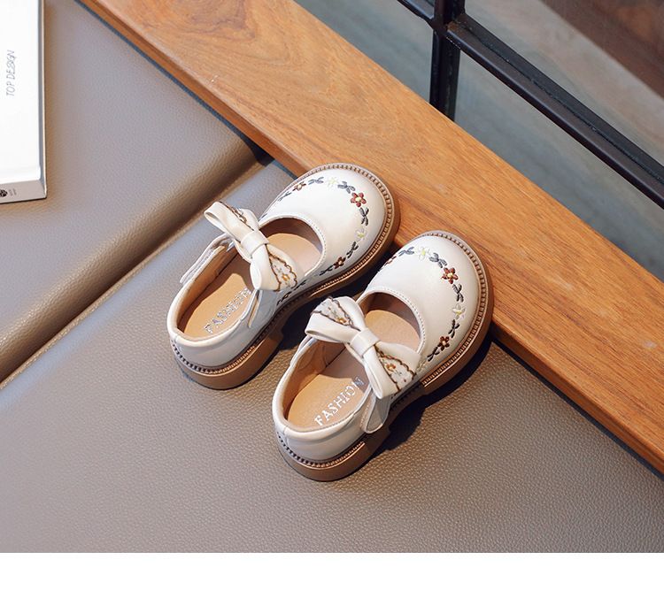 Kinderschuhe Mädchen Frühling und Herbst Neue kleine Lederschuhe mit weicher Unterseite, rutschfeste Retro-Einzelschuhe, mittlere und große Kinderprinzessinnenschuhe_voghion.com