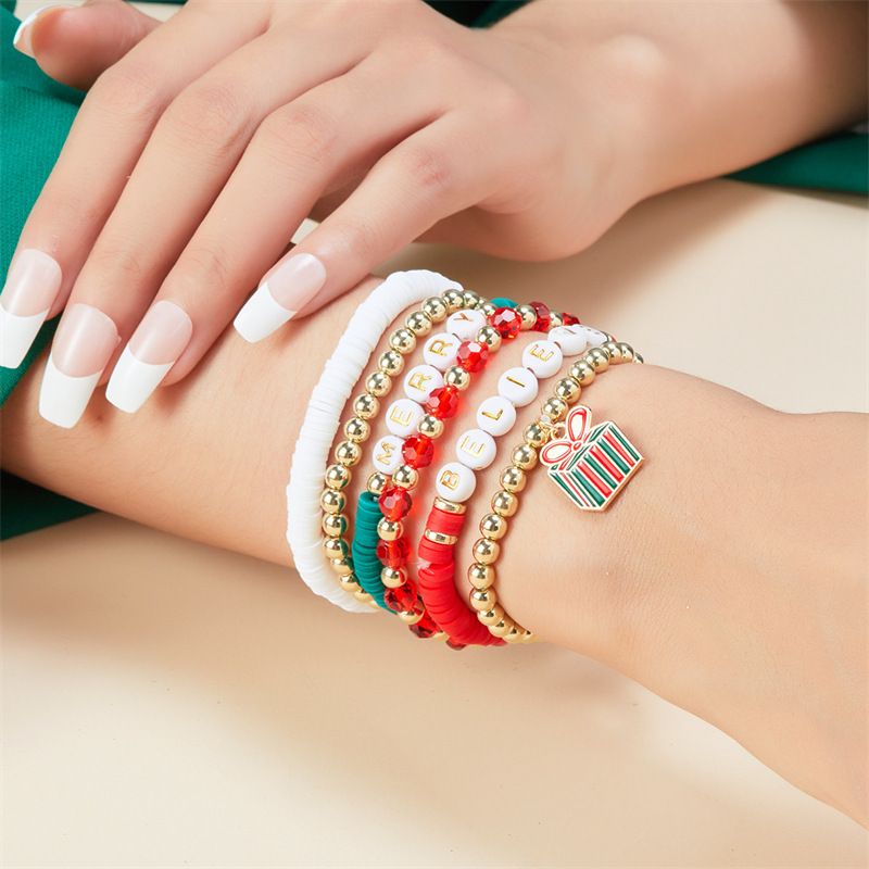 Bracelet en argile avec lettres de l'alphabet de Noël | Motif cloche et Père Noël colorés | Accessoire de poignet festif | Cadeau de Noël pour adolescentes et femmes | Polypropylène écologique_voghion.com