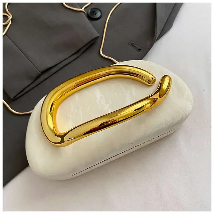 Borsa a tracolla piccola per donna, versatile, quadrata, in metallo rosso vino, per feste_voghion.com