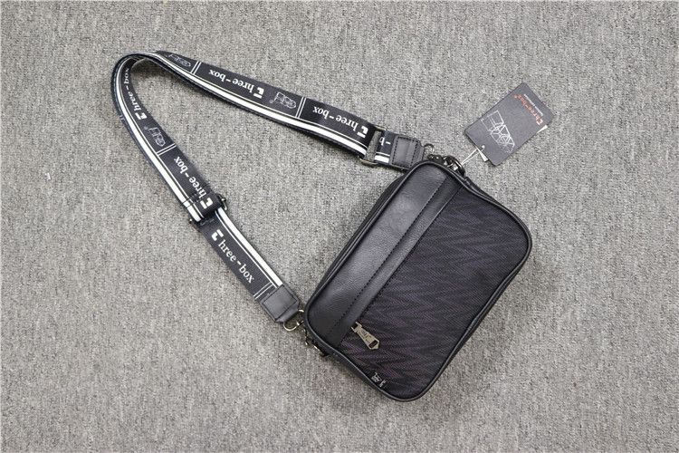 Threebox Genuine Color-Changing Stripe Outdoor Single-Shoulder Bag_voghion.com