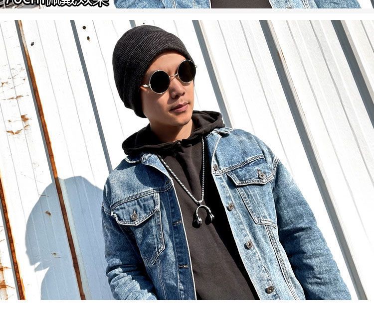 Kopfhörerfërmeg Halskette, trendy Hip-Hop Perséinlechkeet fir Männer, liichte Luxusdesign, hänkenden Hals, coolen a stilvollen Pullover_voghion.com