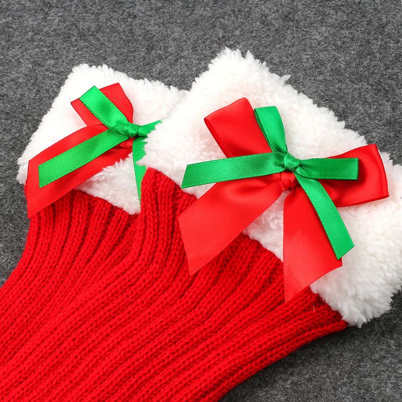avec des chaussettes de Noël en velours pour femmes, des protections chaudes en tricot pour les jambes et les pieds, des chaussettes poilues à nœud papillon_voghion.com