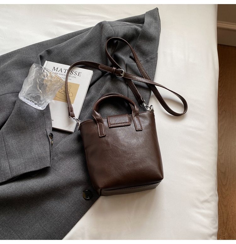 Borsa a tracolla di alta qualità 2024 nuovo design di nicchia mini borsa a secchiello da viaggio con giunture_voghion.com