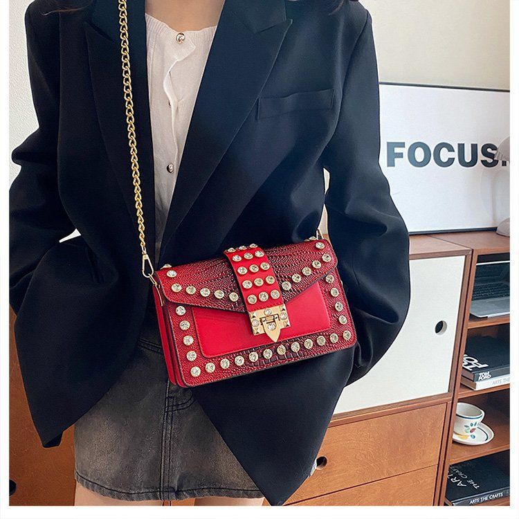 This year's popular 2024 Korean version fashion rivet personality Instagram internet celebrity Western style chain_voghion.com