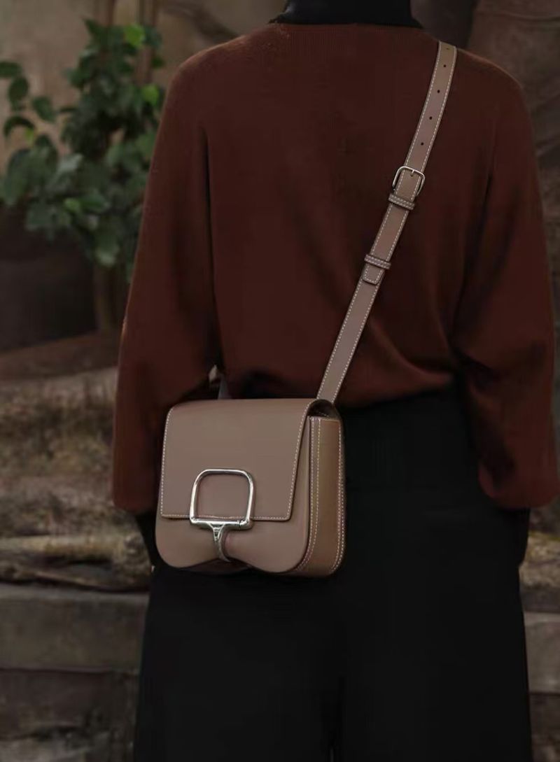 Echtes Leder Damen Schulter Mode Sattel Große Kapazität Vielseitige Crossbody Einzigartige Hüfttasche_voghion.com