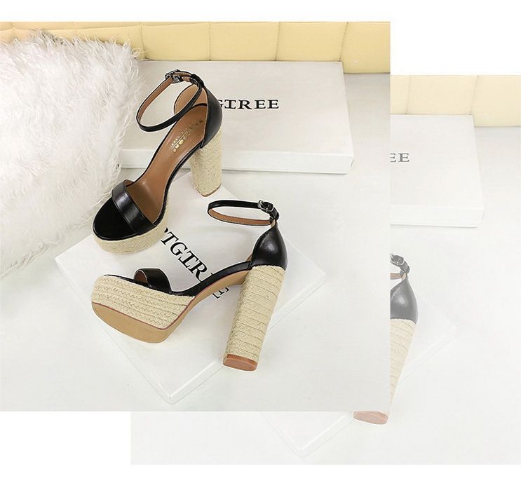 Retro Straw Woven Open-toed Sandals Women's Waterproof Table Thick Heel One-word Buckle Strap Super High Heel Women's Shoes_voghion.com