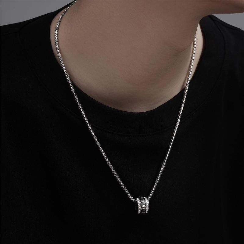 Hip Hop Stil Totenkopf Glücksperlen Titan Stahl Halskette Herren trendige High-End vielseitig drehbare kleine Taille Pullover Kette Damen_voghion.com