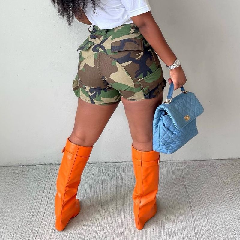 Vêtements pour femmes, short de travail à imprimé camouflage avec poches plaquées et coutures_voghion.com