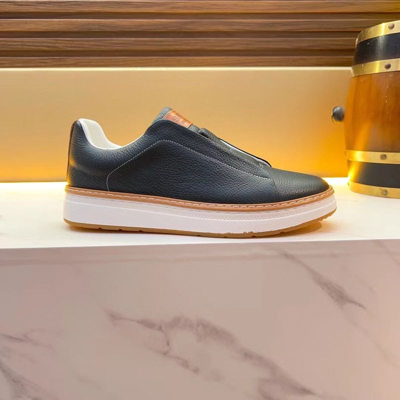 Top Layer Rindsleder 2025 Frühlingsweiße Schuhe Slip-On-Loafer Vielseitige Low-Top-Casual-Sneaker für Herren_voghion.com