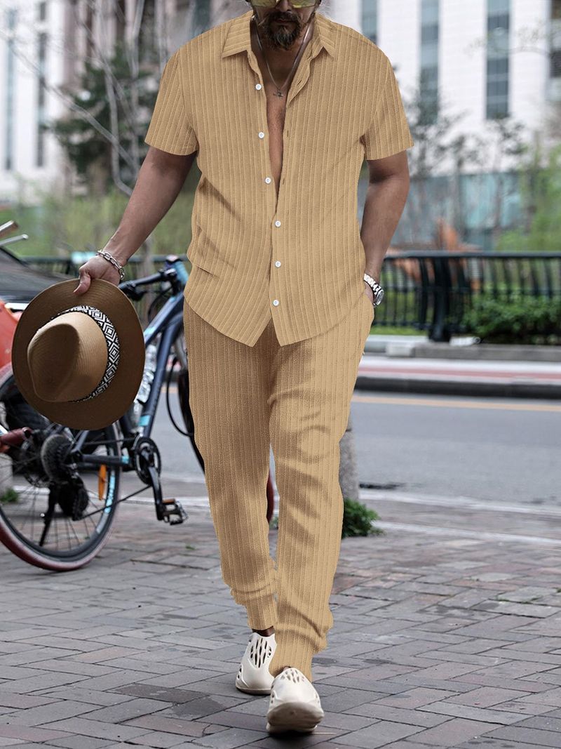 Zweiteiliges Sommer-Set für Herren, dünn, lässig, Revers, einfarbig, Micro-Stretch-Hemd + locker gestreifte Kurzarmhose, Strandanzug_voghion.com