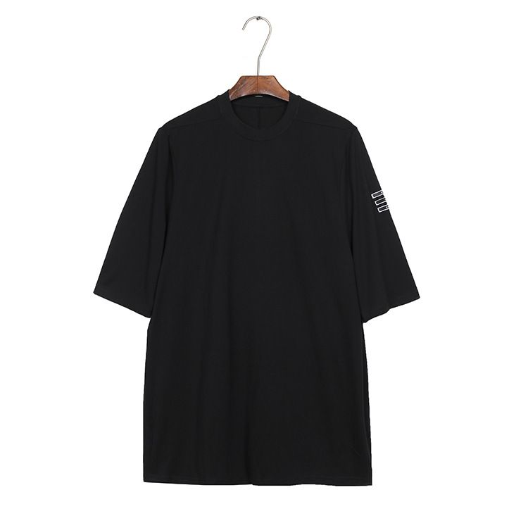 Męska koszulka z naszywką, luźna, z pięciopunktowym rękawem_voghion.com