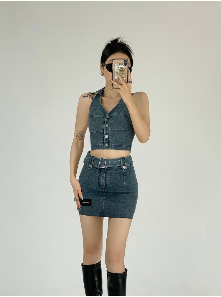 Conjunto de dos piezas de falda corta ajustada con cuello halter y top vaquero estilo americano sexy para mujer_voghion.com