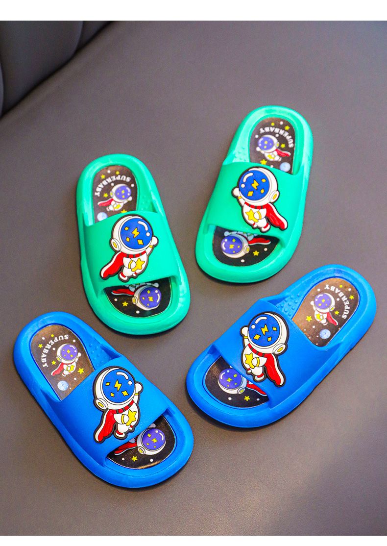 Pantofole per bambini con fondo morbido da bagno per la casa, interno astronauta_voghion.com