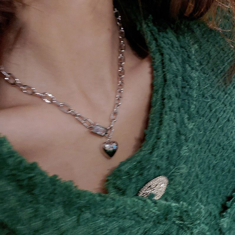 Collier d'amour de luxe léger nouveau style design de niche Internet célébrité tempérament chaîne de clavicule collier de fille chaude_voghion.com