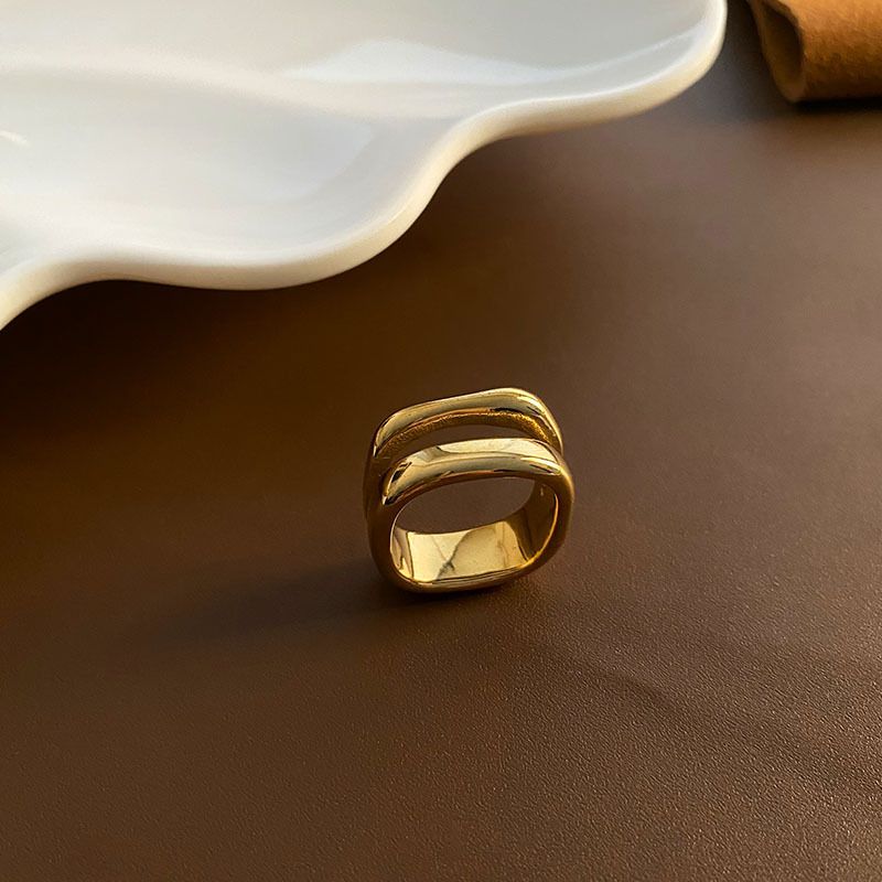 Versatile Niche Light Luxury Titanium Steel Non-Fading New 2024 Women's Fashion Gold And Silver Ring_voghion.com