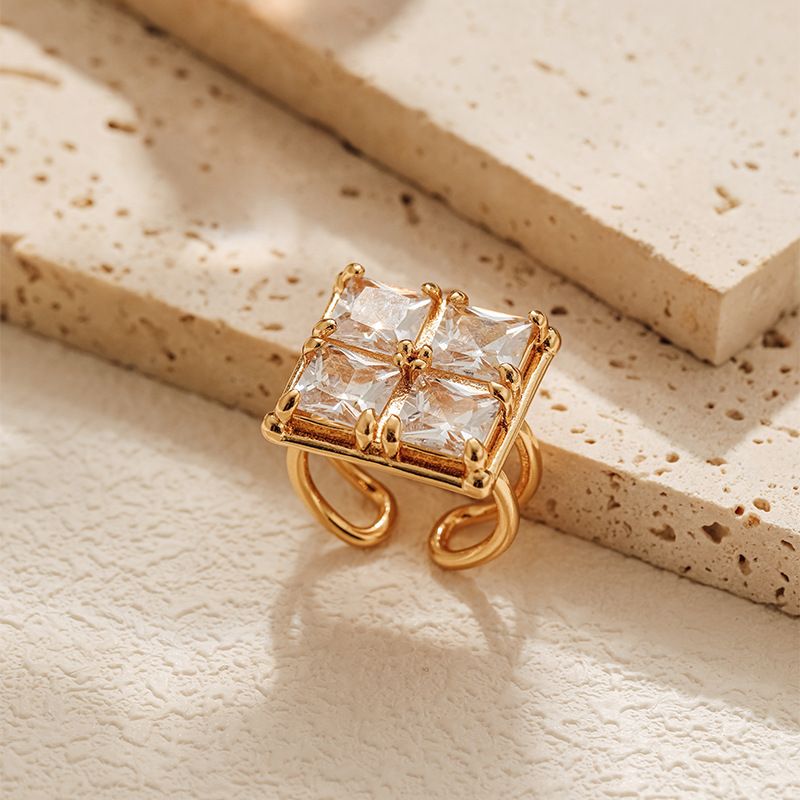 Anello di alta qualità in vero oro K placcato in ottone con design a farfalla e personalità, zircone, design squisito a goccia d'acqua_voghion.com
