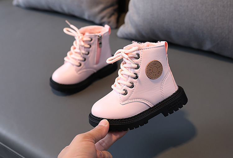2023 Nuovo stivale corto in pelle a barilotto basso invernale 2023 Edizione coreana da ragazzo 'piuttosto e caldo, weternizzato Martin Boot Girl'_voghion.com