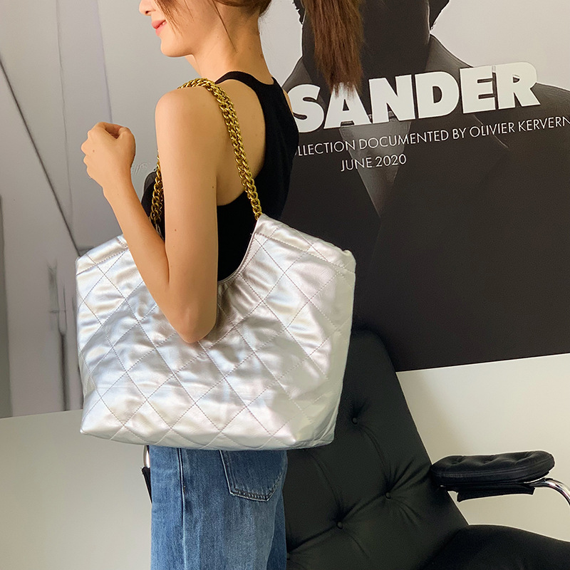 Nuova borsa semplice a mano con catena a rombo Borsa tote casual alla moda da donna Borsa estiva avanzata per ascelle 2023_voghion.com