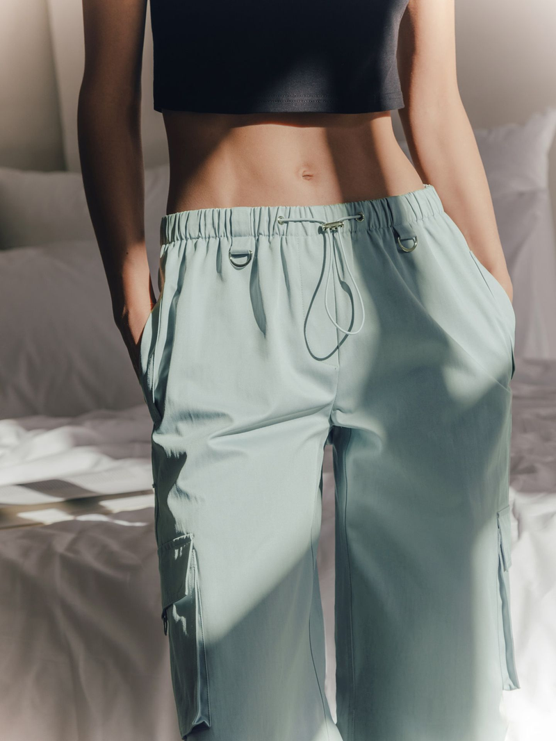 Kadınların rahat, gündelik unisex tarzı, ipli, büyük cepli, geniş bacaklı tulum_voghion.com