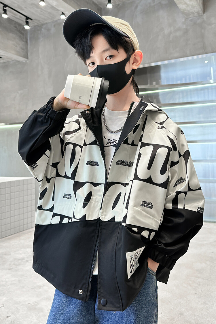 Boys' large plaid jacket 2023 Spring and Autumn new handsome hooded windbreaker, big children's explosive_voghion.com