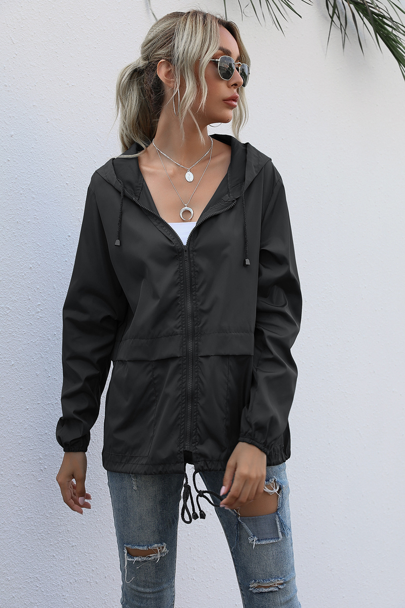 Chaqueta impermeable ligera con capucha y cremallera para mujer para senderismo al aire libre, disponible en stock_voghion.com